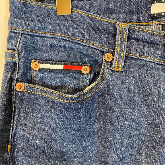 VINTAGE TOMMY HILFIGER BOOT CUT JEAN SIZE 30 waist 14 “ 29” inseam 35 “ L - Picture 5 of 8